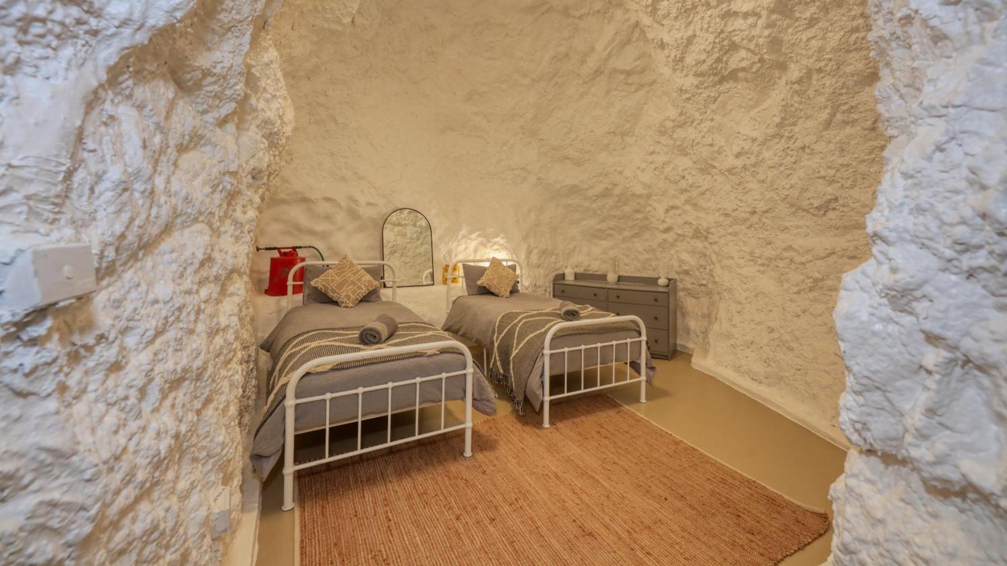 White Cliffs Accommodation -Daybreak Dugout - Unique Cave House Екстер'єр фото